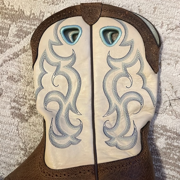 Ariat Western Boots - Picture 5 of 8